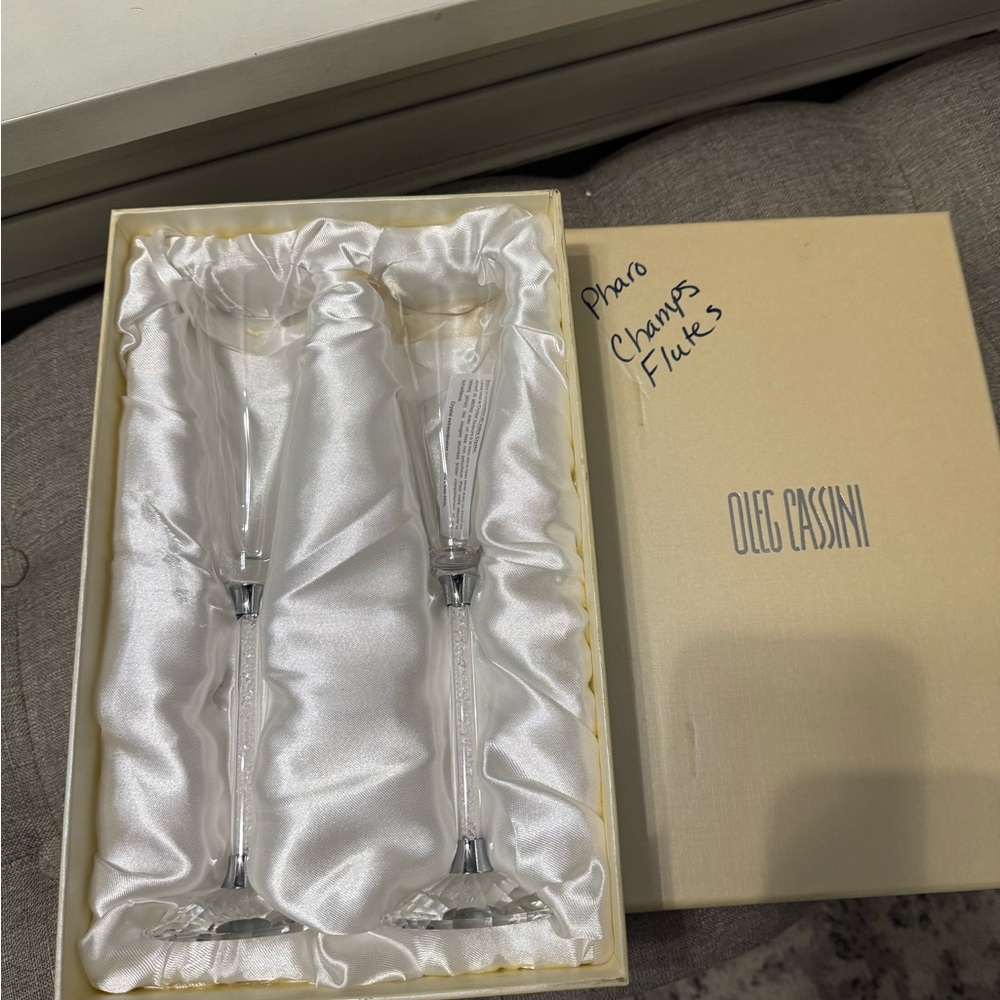 Oleg Cassini Crystal Champagne Glass Set